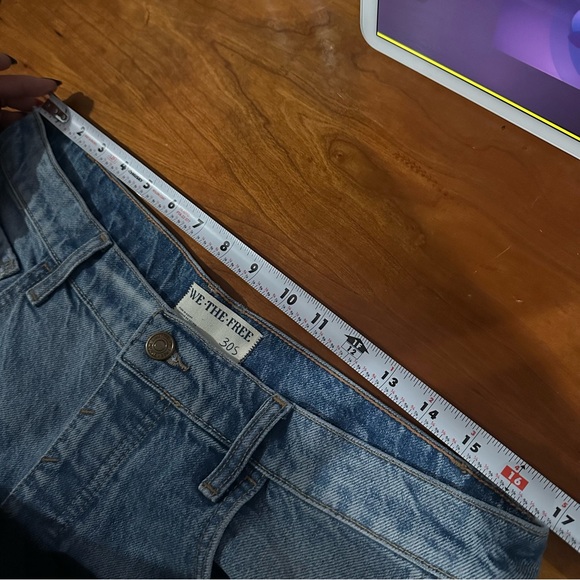 We The Free Good Luck Mid-Rise Barrel Jeans Ultra Light Beam Size 30 Short - Picture 16 of 16